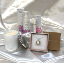 Load image into Gallery viewer, Luxury Baby Shower Gift Box